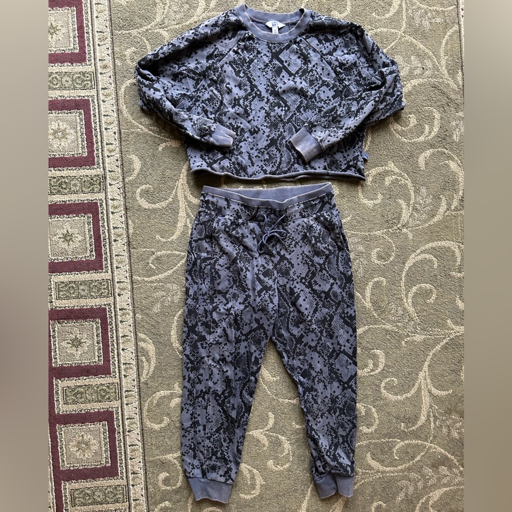 JoyLab Black and Gray Camouflage Top and Jogger Bottoms